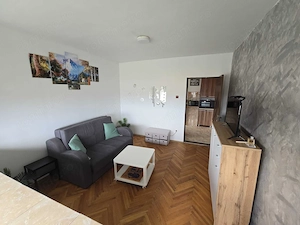 Se inchiriaza apartament 2 camere in zona Sagului