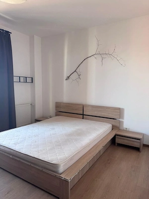 Apartament cu 3 camere , 2 bai , complet mobilat si utilat in blocul Iris 3 - imagine 7