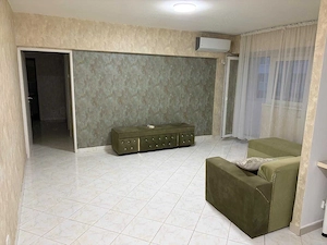 Închiriez apartament 3 camere, mobilat, Șoseaua Colentina, foarte luminos, în zonă liniștită