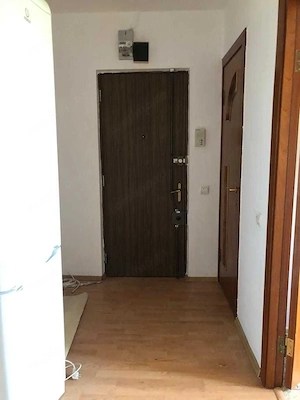 Vanzare apartament 3 camere metrou 1 Decembrie - imagine 2