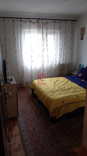 Apartament cu 3 camere, Decomandat, Zona Pacurari
