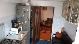Apartament cu 3 camere, Decomandat, Zona Pacurari - imagine 11