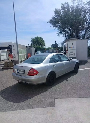 Mercedes Benz E270 CDi - imagine 4