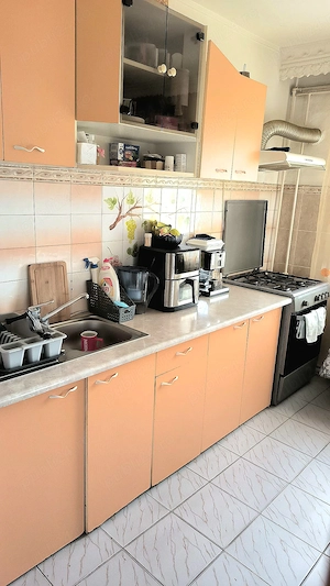 De Vânzare Apartament 3 camere pentru investiții  - imagine 2