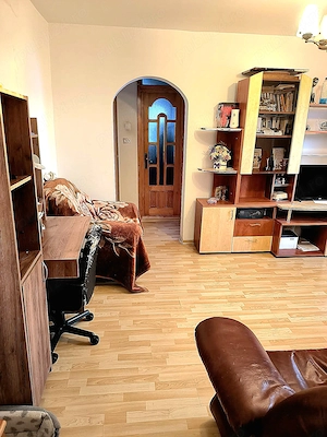 De Vânzare Apartament 3 camere pentru investiții 