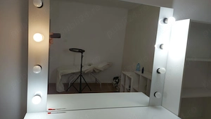 Masă de machiaj cu oglindă iluminată   set complet