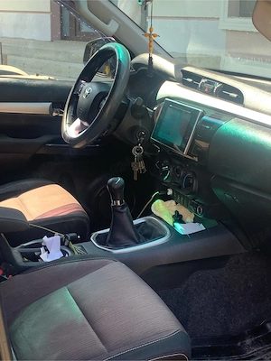 Toyota Hilux - imagine 3