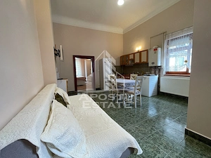 Apartament 2 camere, zona ULTRACENTRALA - imagine 4