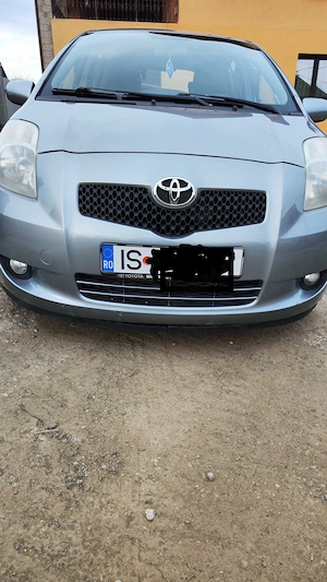 Vând Toyota Yaris 1,3 benzină  - imagine 5