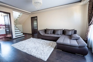 Casa Episcopia cu 774 mp teren, 4 dormotoare
