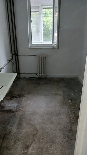 De vânzare apartament cu doua camere decomandate în Calea Sagului 