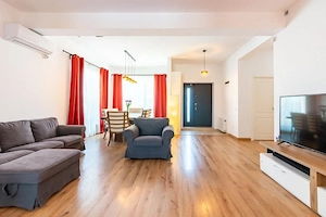 Casa 4 camere, 135mp utili, teren 501mp, zona Lahovari, 249.999euro