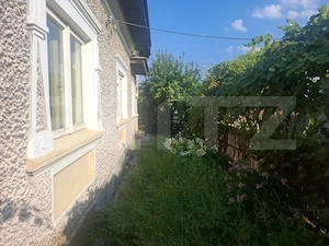 Proprietate cu 2 case, 2.100 mp teren și multiple anexe - imagine 11