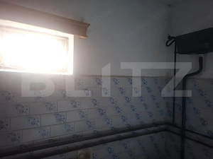 Proprietate cu 2 case, 2.100 mp teren și multiple anexe - imagine 19