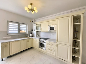Apartament cu 3 camere si curte de vanzare - imagine 7