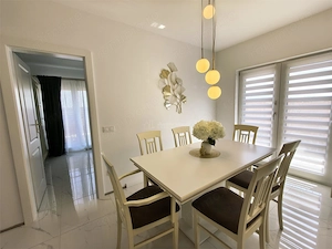 Apartament cu 3 camere si curte de vanzare - imagine 4