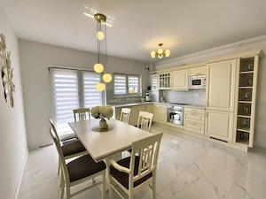 Apartament cu 3 camere si curte de vanzare - imagine 19
