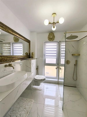 Apartament cu 3 camere si curte de vanzare - imagine 9