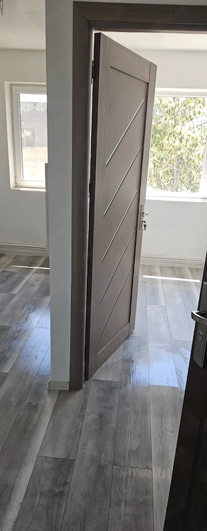 Apartament cu 3 camere,decomandat,renovat in zona Crihala-Piața Sârbilor - imagine 4
