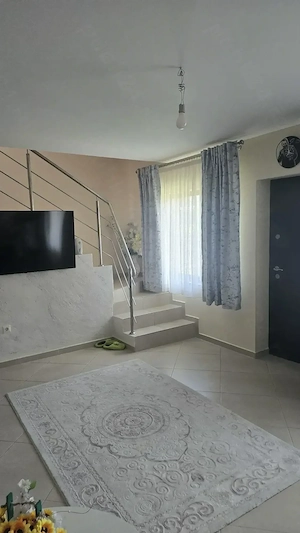Casa de vanzare la pret de apartament - imagine 2