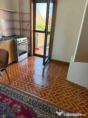 Apartament 3 camere spatios cu terasa la casa tip bloc Lipovei - imagine 4