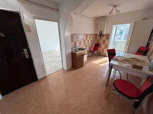 Apartament 2 camere, etaj 2 - zona Industriala - imagine 5