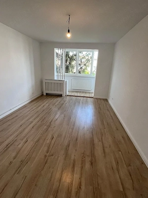 Se oferă spre vânzare apartament 2 camere decomandat, etaj 3 4 , vedere bilaterală a blocului,noxa