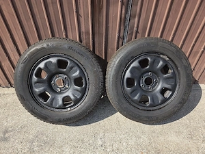 2 roti iarna 215.65.16 duster 5x114.3 Barum 2023 stare foarte buna