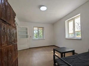 Proprietar vand casa renovata , cu teren 2000 mp ,deschidere de 113 m,in comuna Farcasele,jud.Olt - imagine 5