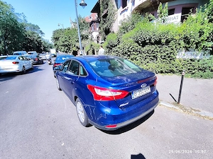 Societate Comerciala vinde Ford Focus - imagine 4