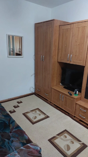 Închiriez apartament - imagine 4