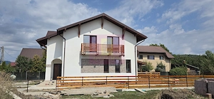 Vila cu 4 camere de vanzare  in Brebu - imagine 3