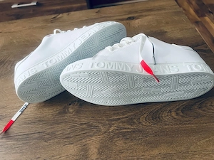 Adidasi Tommy 