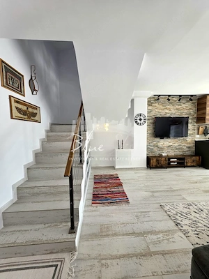Apartament exclusivist în vilă | Vedere frontală la lac, curte proprie și ponton - imagine 9