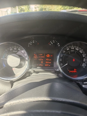 Peugeot 3008 Hybrid4 Crossover - imagine 2