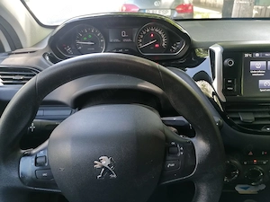Vând Peugeot 208 model facelift, an fabricație 2016, culoare albă. - imagine 4