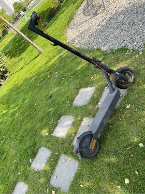 Trotineta electrica Xiaomi 5 - imagine 5