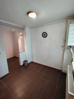 Apartament cu 2 camere de vânzare   zonă ultracentrală, Drăgășani - imagine 3