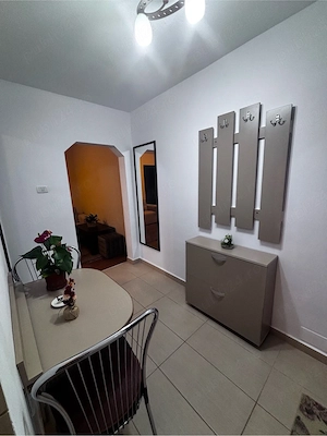 Vand apartament 2 camere - imagine 8