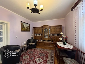 Casa cu doua corpuri de cladire in Gradiste - imagine 2