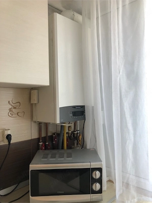 Ultracentral: Apartament cu 2 camere, decomandat - imagine 9