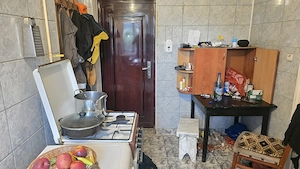 Vand apartament cu 2 camere in Deva, zona Al. Motilor et. 1, bloc de 4 etaje din caramida,  - imagine 3