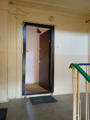 Lipovei,apt 2 camere etajul 1 din 4,s-50 mp utili,centrala,pret 85.000 euro - imagine 2