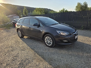 Vând Opel Astra J Sport Tourer  - imagine 2