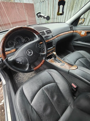 Mercedes E class 220 CDI - imagine 5