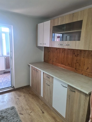 Vand Apartament 2 camere, decomandat - direct proprietar - imagine 2