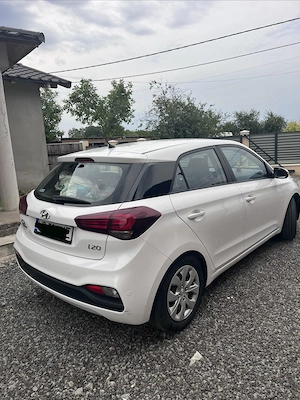 Vând auto Hyundai - imagine 2