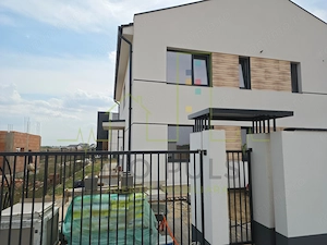 1/2 Duplex. 5 Camere. 3 Bai. Panouri solare + Prosumator. Finisaje la alegere.