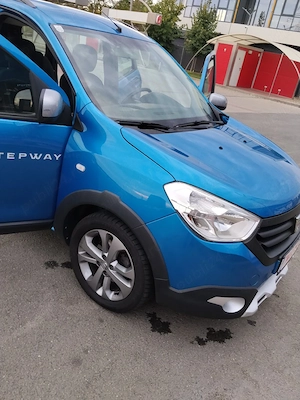 Dacia Lodgy Stepway 1.5dci - imagine 9