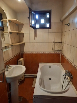 închiriez apartament 3 camere prima stație Pacurari.  - imagine 5